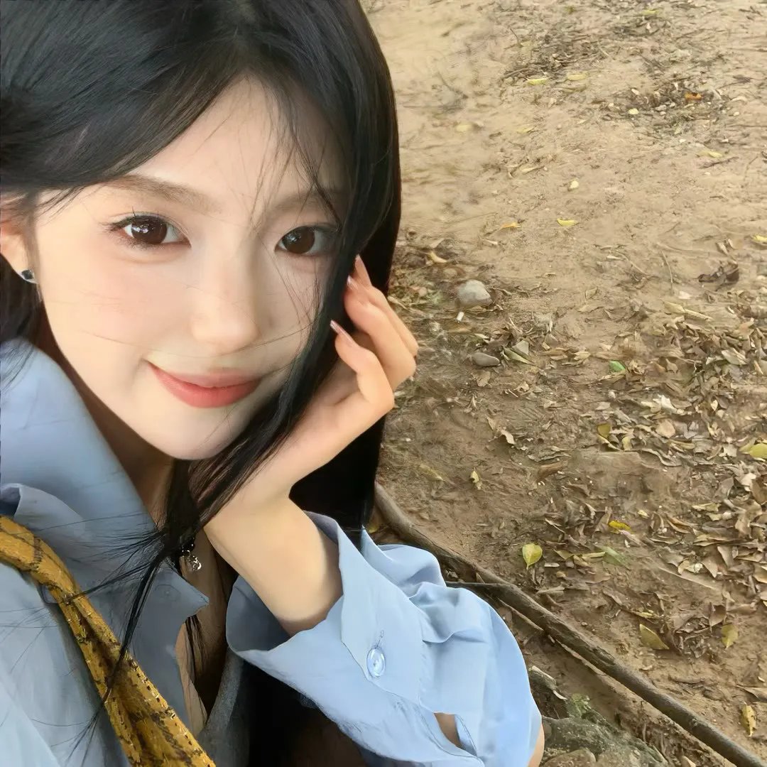 怕羞的黄莺